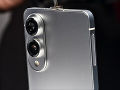 The Galaxy S25 Edge may be more expensive than previous rumours suggested. (Image source: @r3dash)