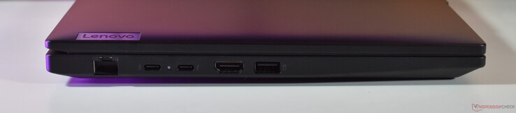 left: RJ45-Ethernet, 2x Thunderbolt 4, HDMI, USB-A 3.2 Gen 1