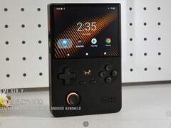 The Air Y is one of two new vertical handhelds from Mangmi.