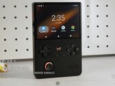 The Air Y is one of two new vertical handhelds from Mangmi.