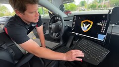 Tesla's screen is used as a police computer display on the Model PD (image: epcalderhead/YT) 