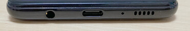 Bottom: 3.5 mm audio jack, USB-C port, microphone, speaker