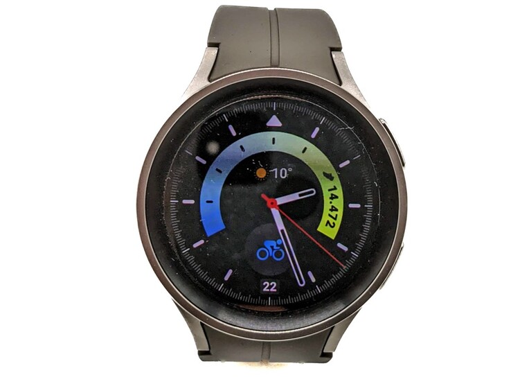 The case of the Galaxy Watch5 Pro is made of titanium, the display is protected by sapphire glass