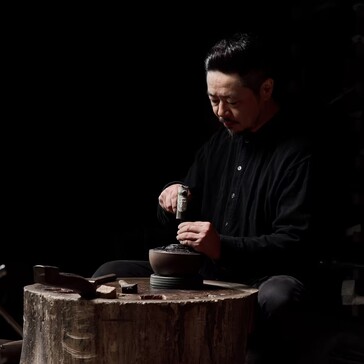 The artisan, Kazuya Watanabe, has worked on all 500 limited-edition pieces (Image source: Casio)