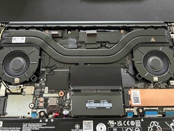 Cooling unit with two fans