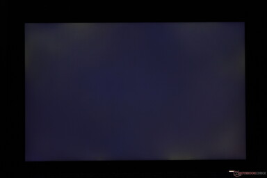 Light-moderate uneven backlight bleeding along the edges