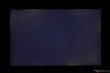 Light-moderate uneven backlight bleeding along the edges