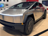 Cybertrucks are getting delivered to Tesla showrooms (image: Zack/X)