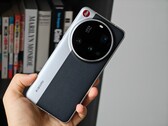The 15 Ultra. (Image source: Digital Chat Station via Weibo)