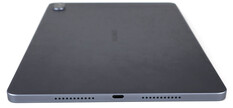 Right case side (speaker, USB port, speaker)