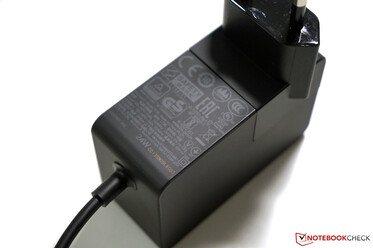 Compact power adapter (24W)