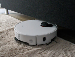 Xiaomi Robot Vacuum 5 Pro does not want to go under the bed. (Image source: Daniel Schmidt)