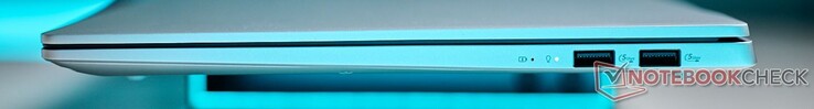 Right: 2x USB-A 3.2 Gen 1 (5 Gbit/s)