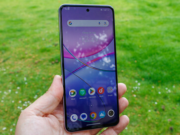 The Vivo V40 SE outside