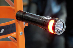 The Fenix LD35R has a built-in magnet (Image source: Andreas Sebayang/Notebookcheck.com)
