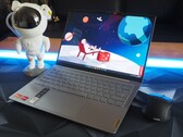 Lenovo Yoga Slim 6 14 laptop review: Premiere for the Radeon 740M