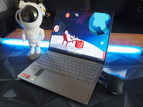 Lenovo Yoga Slim 6 14 laptop review: Premiere for the Radeon 740M