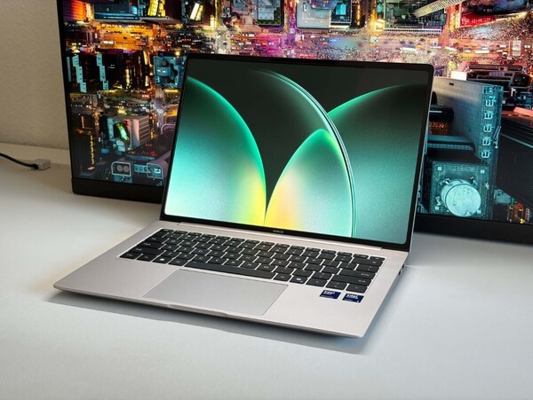 The MagicBook Pro 14 2026 has a 120Hz OLED display.