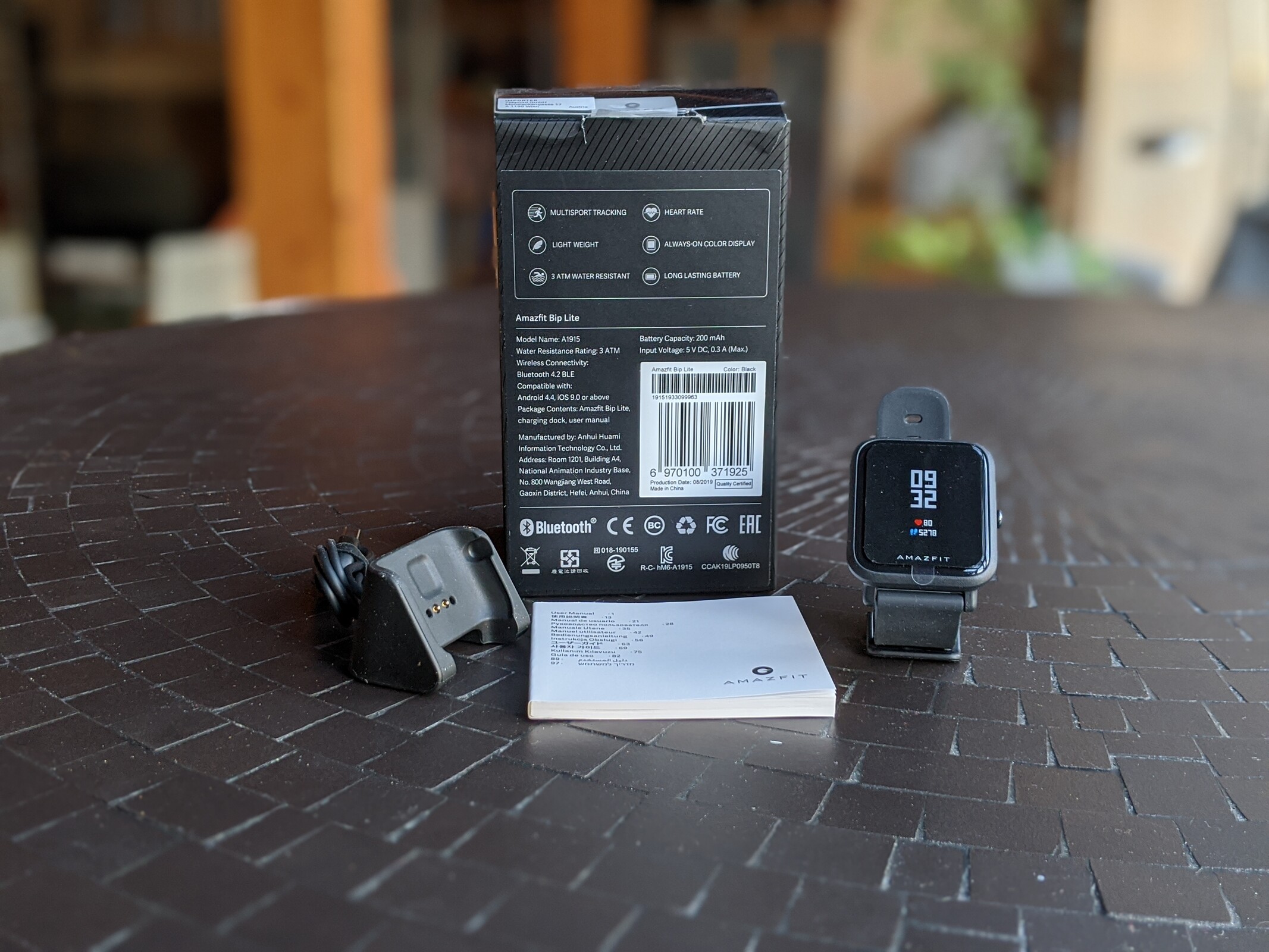 amazfit bip lite smartwatch features