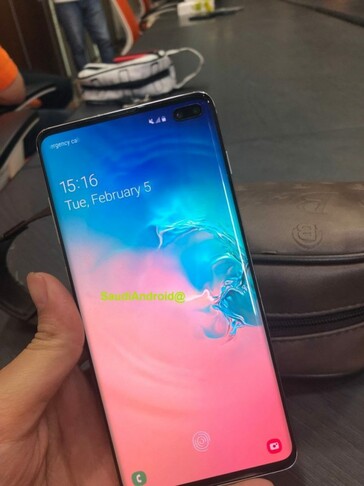 S10+ with in-display fingerprint scanner. (Source: SaudiAndroid/9to5Google)
