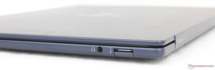 Right: 3.5 mm headset, USB-A (5 Gbps)