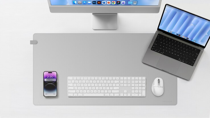 The Flow desk mat from BenQ INFTYLAB.