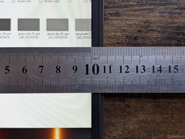 Narrow side bezels