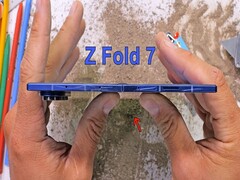 Samsung Fold Z 7 -JerryRigEverything video thumbnail (image source: @JerryRigEverything)