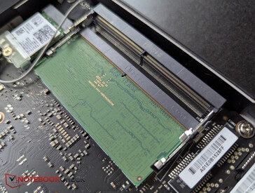 1 free RAM slot