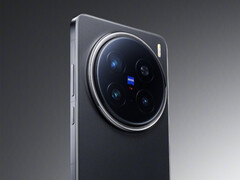 The X200 Ultra could bring a few upgrades to the table over the existing X200 Pro, pictured. (Image source: Vivo)