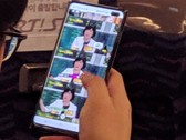 Could this be the Galaxy S10+? (Image source: Reddit)