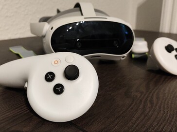 Two controllers are included (image source: Notebookcheck)