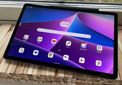 The Lenovo Tab P11 Pro Gen 2 tablet is back on sale for an all-time low price (Image: Manuel Masiero)