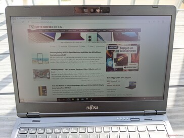 Fujitsu LifeBook U7311 - Outdoor use