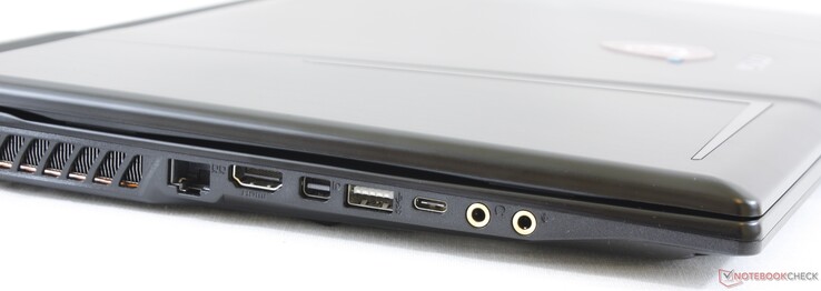 Left: Kensington Lock, 1 Gbps RJ-45, Mini-DisplayPort, USB 3.0 Type-A, USB 3.1 Gen. 2 Type-C, 3.5 mm headphones, 3.5 mm microphone