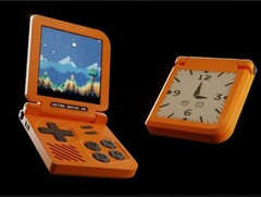 Retro Gaming Watch: Smartwatch and gaming handheld