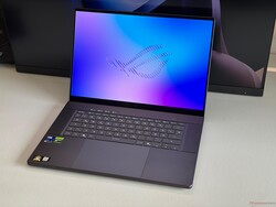 90.4 % review rating: Asus ROG Zephyrus G16 GU606AW