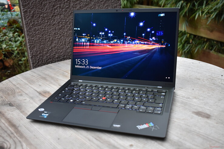 Lenovo ThinkPad X1 Carbon G10 30th Anniversary Laptop review: OLED