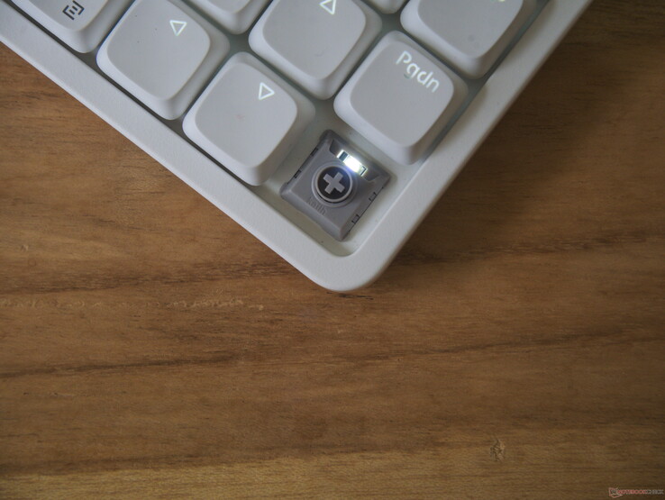 Lofree collaborated with Kailh on a semi-custom all-POM switch that delivers a smooth typing feel. 
