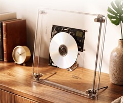The Syitren RM1 CD player displays CDs in its transparent case.