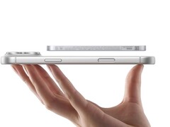 Ugreen’s white MagFlow Air Magnetic Power Bank