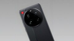 A leaker is hinting at a true optical zoom camera for the Xiaomi 17 Ultra, while the Oppo Find X9 Ultra is likely to stick with dual-periscope telephoto lenses (Image source: Ace100xd)