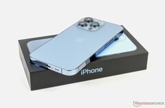 The Apple iPhone 13 Pro dispenses with a practical feature of previous iPhones. (Image source: NotebookCheck)