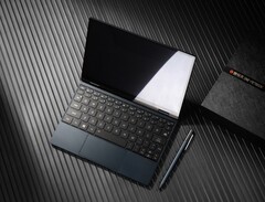 The larger form-factor now allows for the inclusion of a touchpad. (Image Source: One-Netbook)