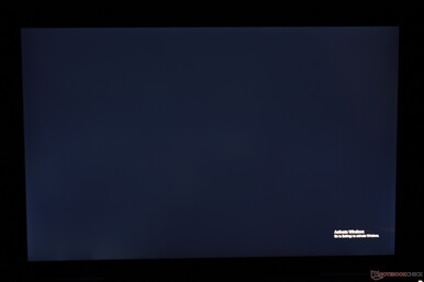 Minimal uneven backlight bleeding despite the very high brightness