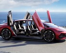 In addition to a very aerodynamic design, the electric sports sedan from Aehra features butterfly doors (Image: Aehra)