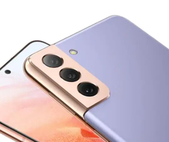 Samsung US’s PR team updates Twitter users about the event from an iPhone (Image source: Samsung)