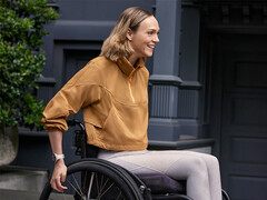 Earlier updates for the Venu 3 and Venu 3S could cause wheelchair mode to activate during swimming activities. (Image source: Garmin)