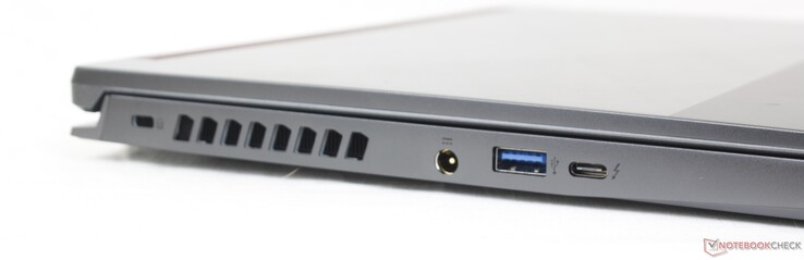 Left: Kensington lock, AC adapter, USB-A 3.2 Gen. 2, USB-C w/ Thunderbolt 4 + DisplayPort 1.4
