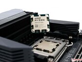 The AMD Ryzen 9 7900X features 12 CPU cores and slots into any AM5 motherboard. (Image source: Sebastian Bade / Notebookcheck)